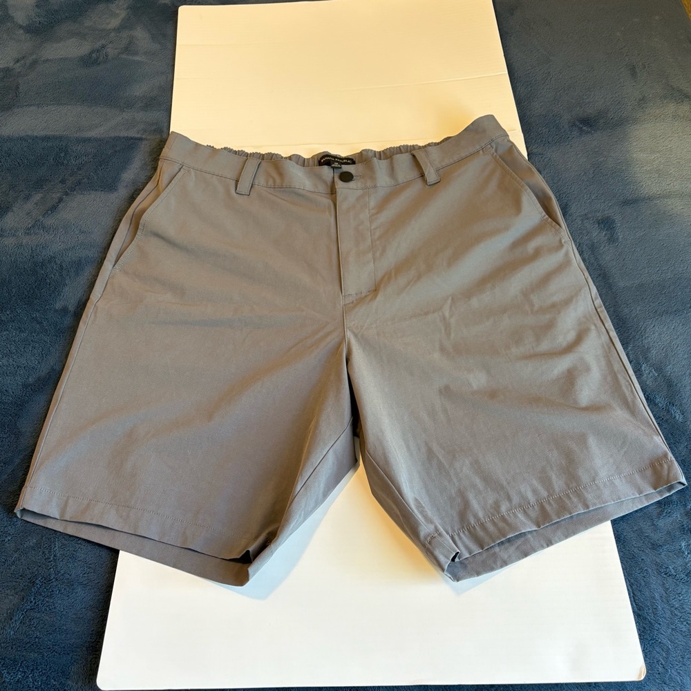 Banana Republic Men's Grey Comfort Flat Front Short Size 38
